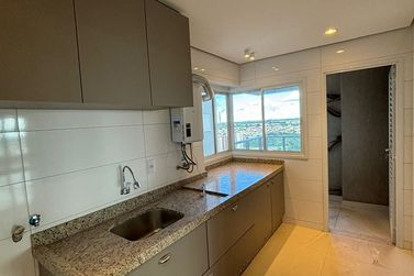 Apartamento para alugar - 180m&sup2; - Zona III