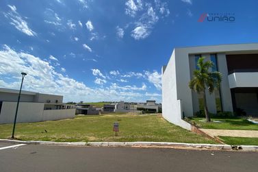 Terreno &agrave; venda - 250m&sup2; - Gleba Figueira