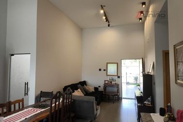 Casa &agrave; venda - 138m&sup2; - Jardim Azal&eacute;ia