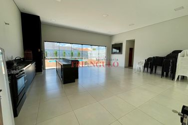 Casa &agrave; venda - 114m&sup2; - JARDIM SANTIAGO