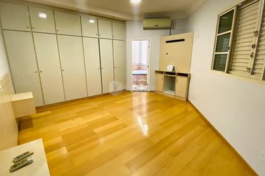 Casa &agrave; venda - 380m&sup2; - Zona I