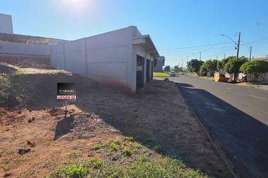 Sal&atilde;o Comercial &agrave; venda - 132m&sup2; - Jardim Colorado
