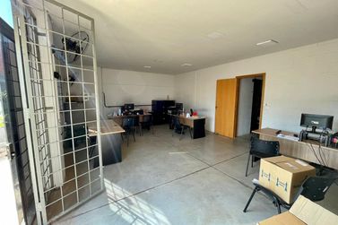 Sal&atilde;o Comercial &agrave; venda - 1145m&sup2; - JARDIM PORTUGUES