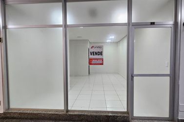 Sal&atilde;o Comercial &agrave; venda - Zona I
