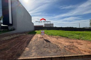 Terreno &agrave; venda - 311m&sup2; - Paysage Essenza Condom&iacute;nio