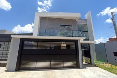 Sobrado &agrave; venda - 200m&sup2; - Jardim Tropical