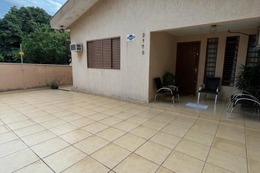 Casa &agrave; venda - 216m&sup2; - Jardim Birigui