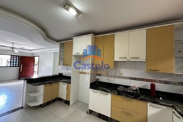 Casa &agrave; venda - 192m&sup2; - Parque San Remo I