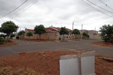 Terreno &agrave; venda - 247m&sup2; - Jardim Belo Monte