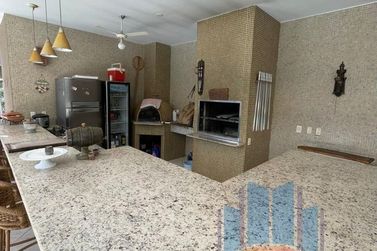 Casa &agrave; venda - 735m&sup2; - Zona Armaz&eacute;m