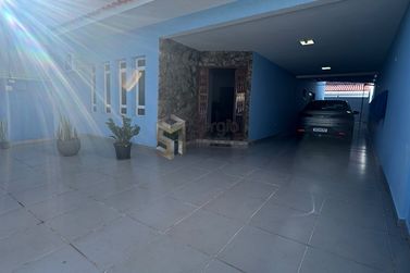 Sobrado &agrave; venda - 238m&sup2; - Zona 2