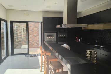 Casa para alugar - 200m&sup2; - Paysage Essenza Condom&iacute;nio