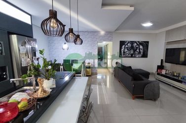 Casa &agrave; venda - 130m&sup2; - Jardim Caravelle