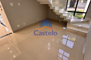 Casa &agrave; venda - 135m&sup2; - ZONA III