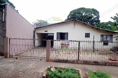 Casa &agrave; venda - 90m&sup2; - CONJUNTO RESIDENCIAL C&Oacute;RREGO LONGE
