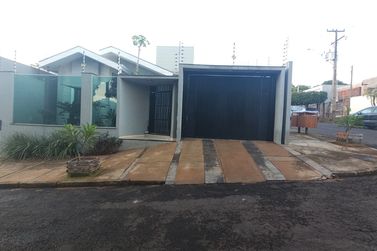 Casa &agrave; venda - 140m&sup2; - PARQUE BANDEIRANTES