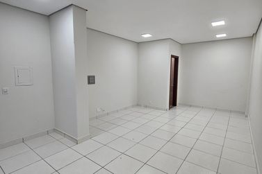Sal&atilde;o Comercial &agrave; venda - Zona I