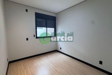 Casa &agrave; venda - 181m&sup2; - ZONA II