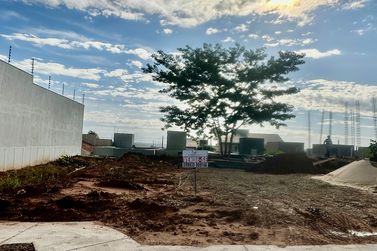 Terreno &agrave; venda - 125m&sup2; - Jardim Cima