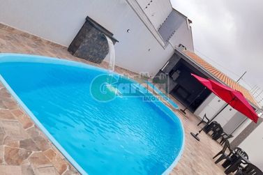 Ch&aacute;cara &agrave; venda - 186m&sup2; - Cruzeiro do Oeste