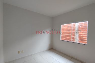 Casa para alugar - 590m&sup2; - ZONA VI