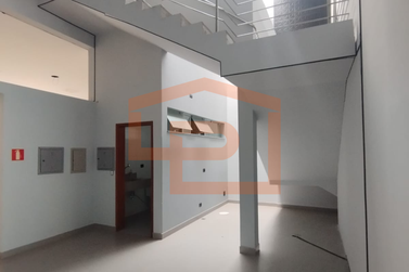 Sal&atilde;o Comercial para alugar - 432m&sup2; - Zona III