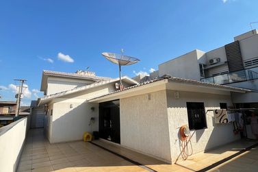 Sobrado &agrave; venda - 490m&sup2; - Centro