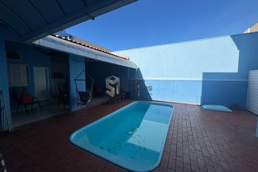 Sobrado &agrave; venda - 238m&sup2; - Zona 2