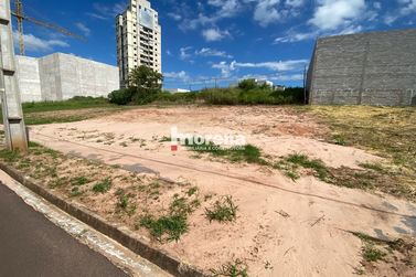 Terreno &agrave; venda - 400m&sup2; - Zona I
