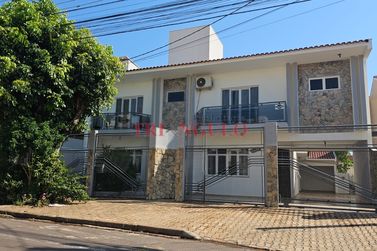 Sobrado &agrave; venda - 250m&sup2; - JARDIM DOS PRINCIPES