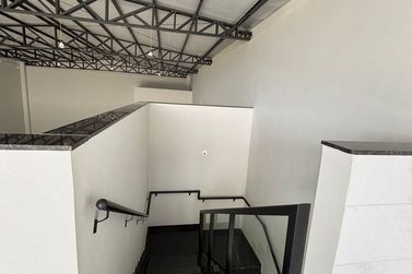 Sal&atilde;o Comercial para alugar - 420m&sup2; - Parque Alto da Parana