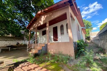 Casa &agrave; venda - 102m&sup2; - ZONA III