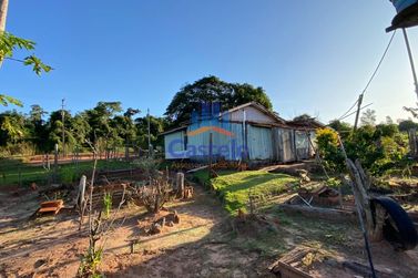 Ch&aacute;cara &agrave; venda - 4m&sup2; - Serra dos Dourados