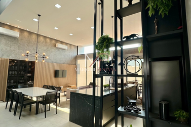 Casa &agrave; venda - 297m&sup2; - Rua Saldanha da Gama