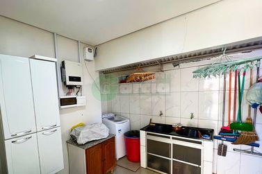 Casa &agrave; venda - 330m&sup2; - .