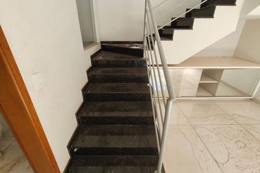 Sobrado &agrave; venda - 233m&sup2; - Parque Laguna