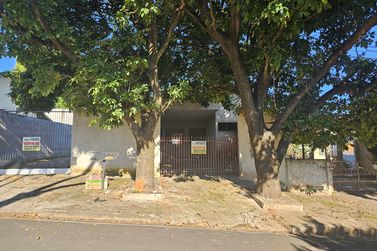 Casa &agrave; venda - 100m&sup2; - Jardim Panorama