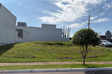 Terreno &agrave; venda - 327m&sup2; - PARQUE RESIDENCIAL INTERLAGOS II