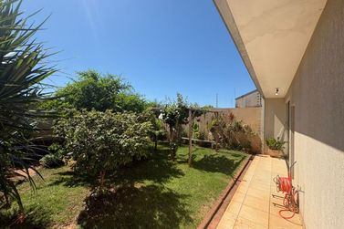 Casa &agrave; venda - 420m&sup2; - JARDIM SUZUKI