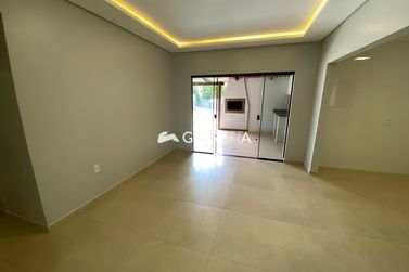 Casa &agrave; venda - 121m&sup2; - JARDIM PANCERA