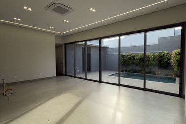 Casa &agrave; venda - 247m&sup2; - Condom&iacute;nio Residencial Europark