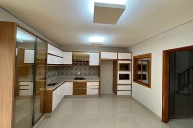 Sobrado &agrave; venda - 428m&sup2; - Jardim Imigrantes II