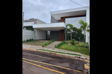 Casa &agrave; venda - 250m&sup2; - Conjunto Residencial Portal das &Aacute;guas