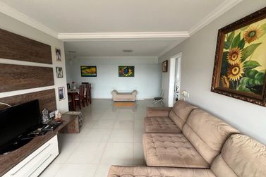 Apartamento &agrave; venda - 182m&sup2; - Centro
