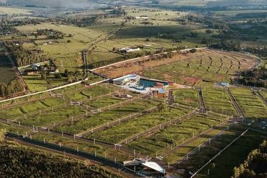 Terreno &agrave; venda - 300m&sup2; - Centro