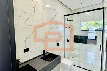 Casa &agrave; venda - 250m&sup2; - Zona VII