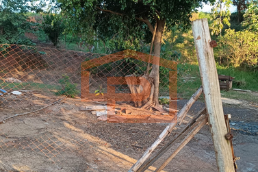 Terreno &agrave; venda - 198m&sup2; - &Aacute;rea Urbana