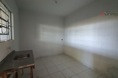 Sal&atilde;o Comercial para alugar - 1000m&sup2; - Rodovia