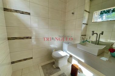 Sobrado &agrave; venda - 338m&sup2; - ZONA I