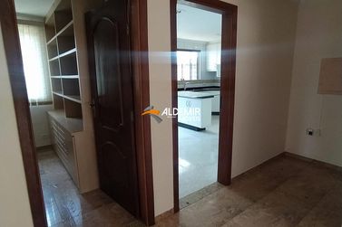 Sobrado &agrave; venda - 289m&sup2; - Zona Armaz&eacute;m